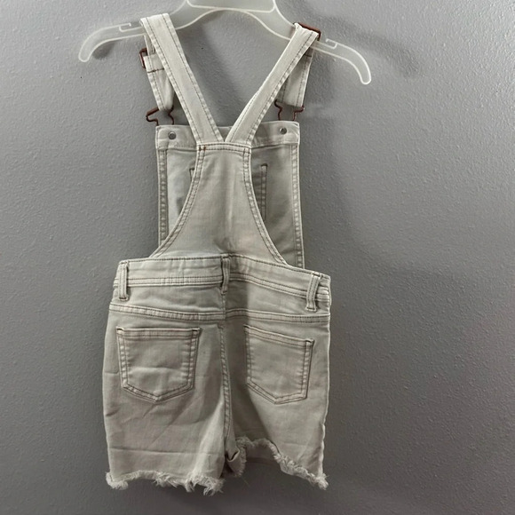 Cat & Jack Girls Beige Overall Shorts Ultimate Stretch Size S (6/6x). - Picture 7 of 10